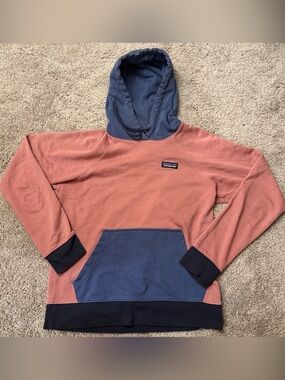 Patagonia Hooded Crewneck Sweatshirt in Dusty Rose and Slate Blue